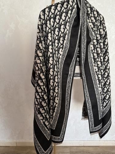 شال ديور كشمير اسود وبيج مع البوكس