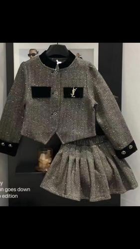 تيور سان لوران شتوي قطعتين مزين ببروش