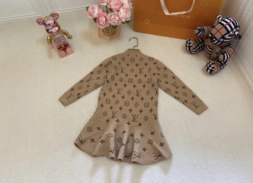 فستان LV صوف محبوك مزين بكرنيشة