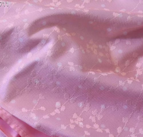 فستان دانتيل مبطن مزين بياقة فخمة