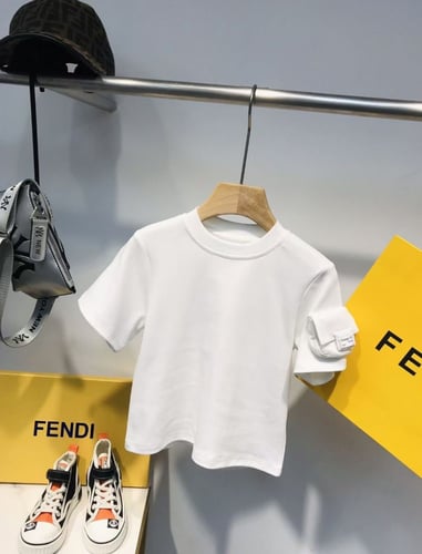 تيور انيق من فندي