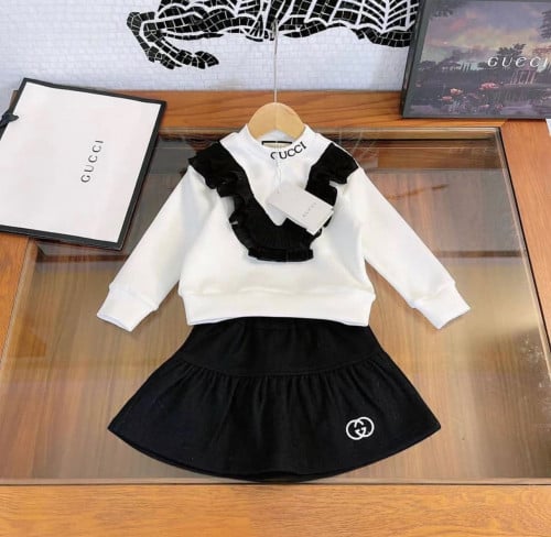 تيور قوتشي مزين بكرنيشة قطعتين