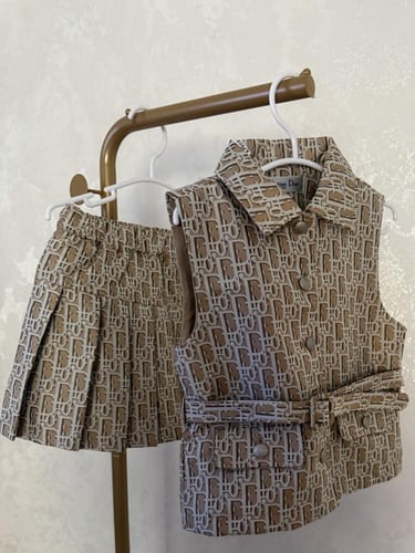 تيور ديور قطعتين جاكار قطعتين فيست+تنورة وحزام