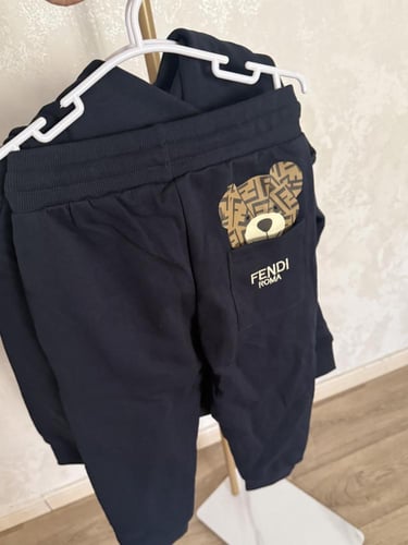 طقم فندي كحلي يناسب الجنسين