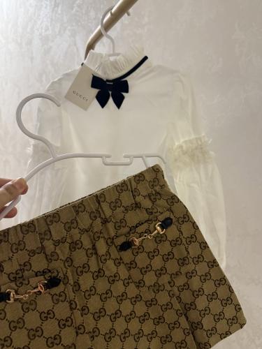 تيور قوتشي مزين بفيونكة مخمل