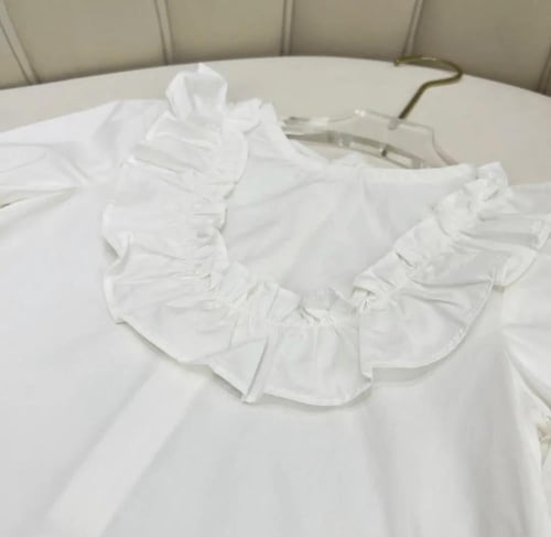 تيور قوتشي مزين بكسر وقميص انيق مزين بكرنيشة