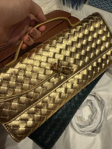 حقيبة بوتيقا بالوان متعددة