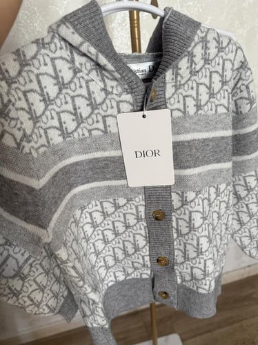 تيور ديور رمادي صوف بالكامل ٣ قطع سويتر+تنورة+قبعة