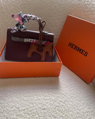 شنطة كيلي هرمز عودي مع الميدالية والسكارف اللوقو م...