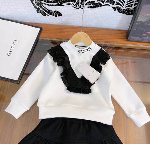 تيور قوتشي مزين بكرنيشة قطعتين