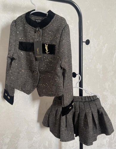 تيور سان لوران شتوي قطعتين مزين ببروش