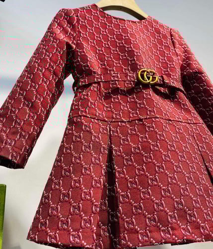 فستان قوتشي برغندي فخم مع حزام