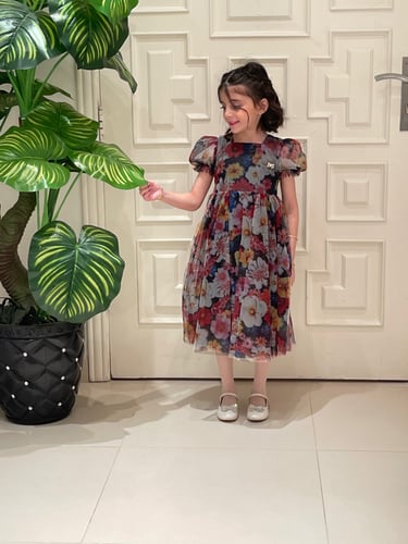 فستان مزين ببروش كريستال