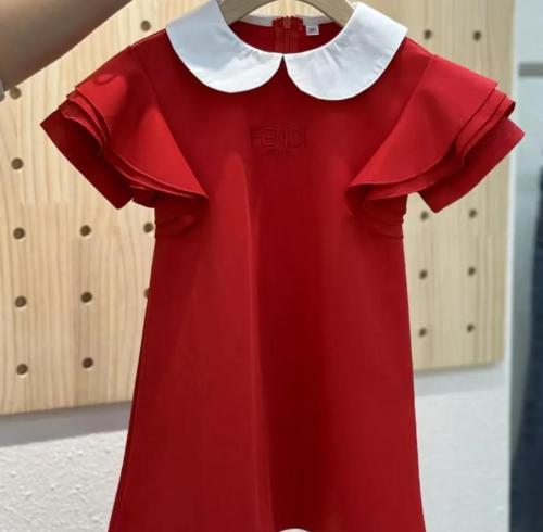 فستان فندي مزين بياقة وحركة على الكتف