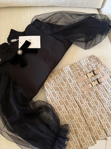 تيور ديور فخم قطعتين مزين بكسر وبروش مخمل