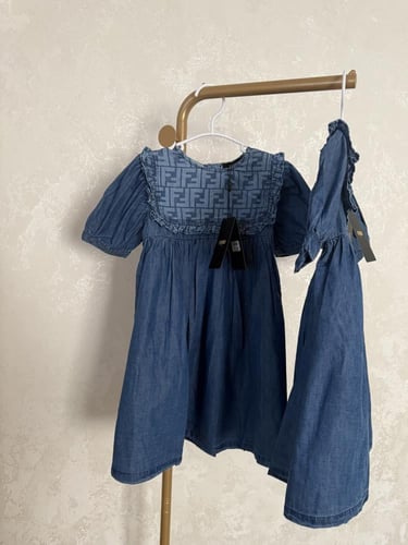 فستان فندي جينز بارد مزين بكرنيشة