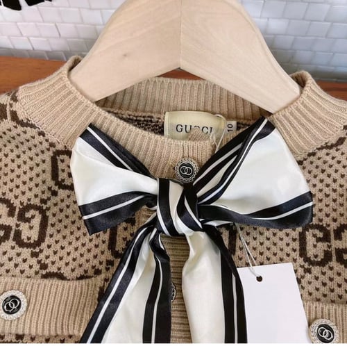 تيور صوف مزين بسكارف انيق