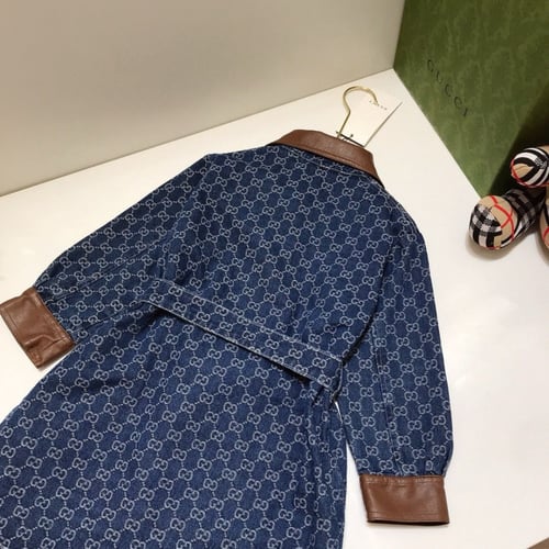 فستان ومعطف ينلبس بطريقتين قوتشي مزين بجلد فخم جدا...