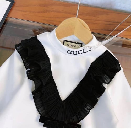 تيور قوتشي مزين بكرنيشة قطعتين