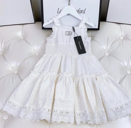 فستان D&G ركامة مزين ببروش كريستال