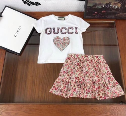 تيور قوتشي مشجر مزين بكرنيشة