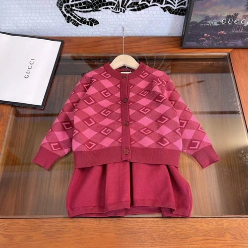 فستان قوتشي+سويتر صوف بالكامل طبق الاصل