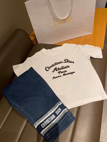 بدلة ديور ولادي جينز طويل مع تي شيرت من 3-12سنة