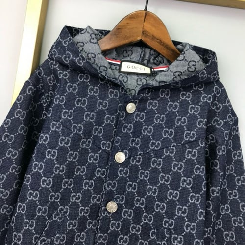 بدلة قوتشي جينز مع قبعة انيقة وعملية