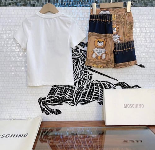 بدلة موسكينو قطعتين