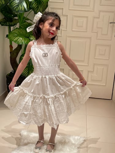 فستان D&G ركامة مزين ببروش كريستال