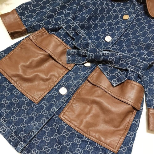 فستان ومعطف ينلبس بطريقتين قوتشي مزين بجلد فخم جدا...