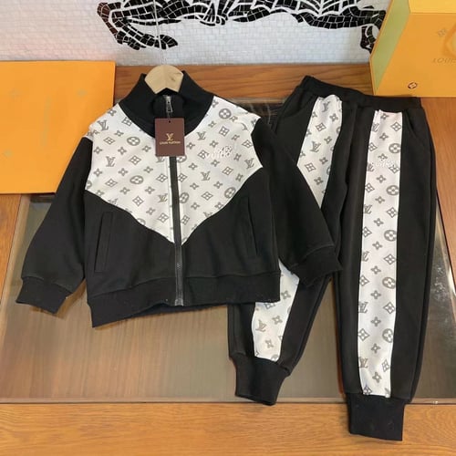 بدلة لويس فيتون ولادي قطعتين