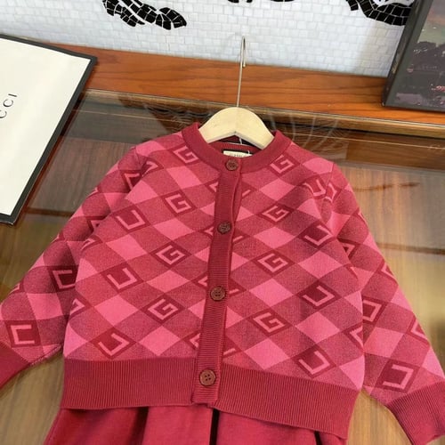 فستان قوتشي+سويتر صوف بالكامل طبق الاصل