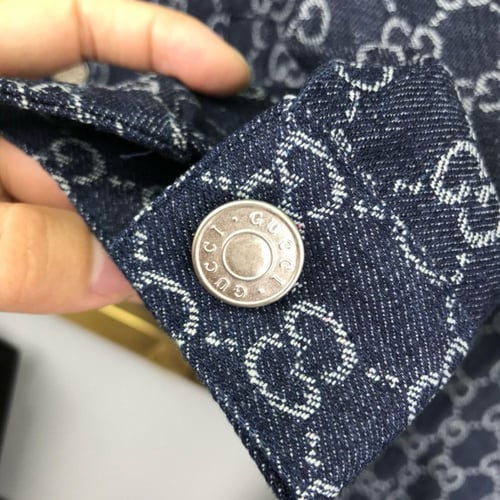 بدلة قوتشي جينز مع قبعة انيقة وعملية