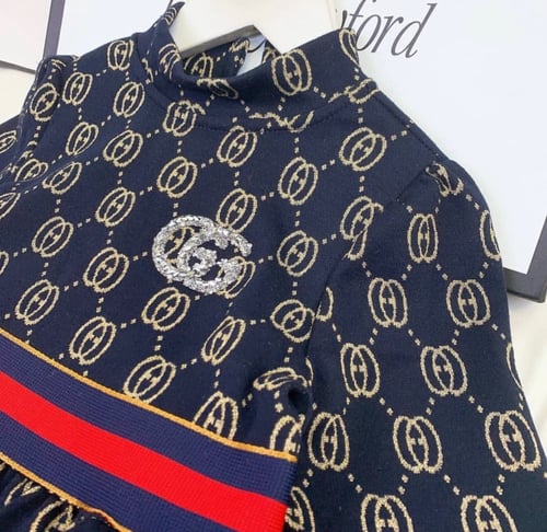 فستان قوتشي قطن ثقيل مزين ببروش لامع