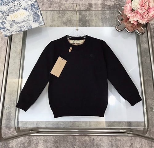 بلوزة بربري من الصوف الناعم اللون الجملي والاسود