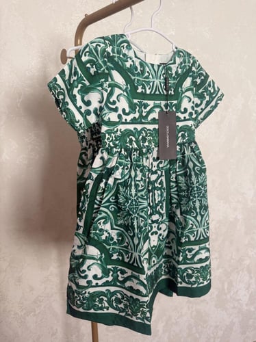 فستان D&G باللون الاخضر