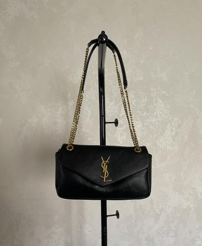 حقيبة سان لوران اسود مطفي حجمها وسط