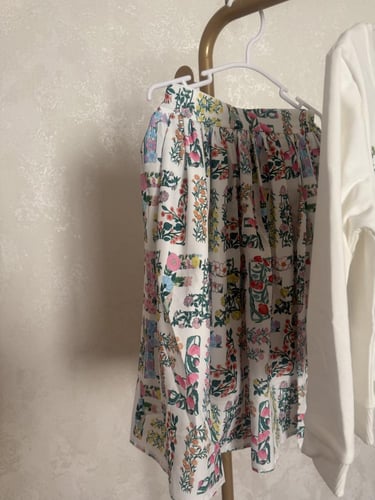 تيور فندي مورد بألوان انيقة وتطريز بارز على الهودي