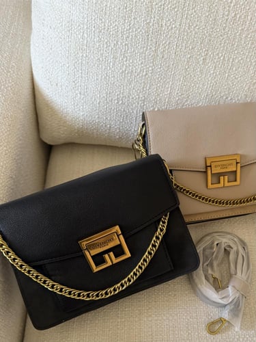 حقيبة جفنشي مخمل وجلد مع ذهبي مطفي