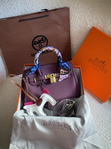 حقيبة بيركن بورغندي الحجم وسط مع الميدالية والسكار...