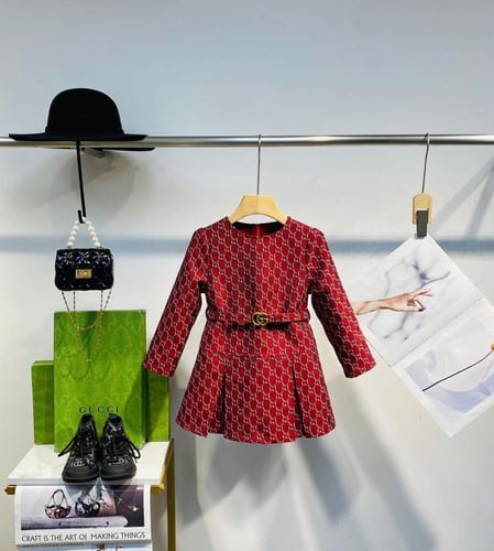 فستان قوتشي برغندي فخم مع حزام