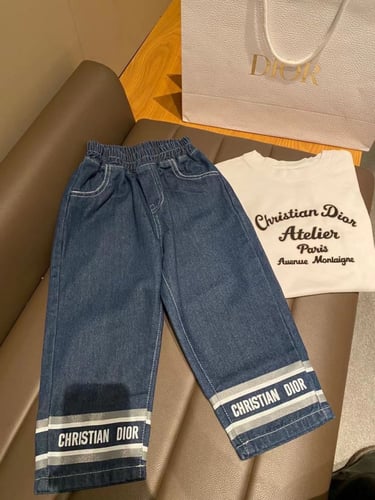 بدلة ديور ولادي جينز طويل مع تي شيرت من 3-12سنة