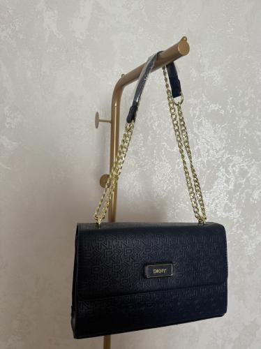 حقيبة دكني باللون الكحلي جودة عالية