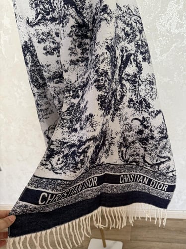 شال ديور باللون الاسود والابيض كشمير مع البوكس