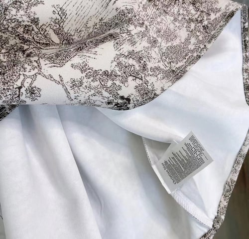 فستان ديور انيق جدا مزين بحزام