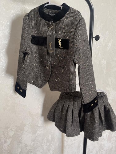 تيور سان لوران شتوي قطعتين مزين ببروش