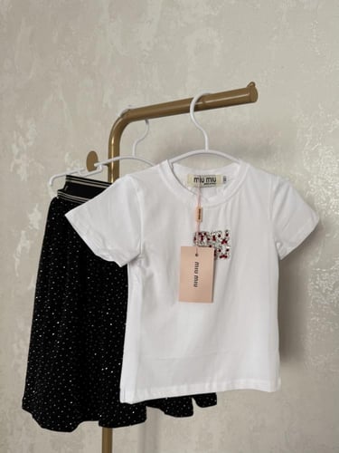 تيور ميوميو مكلل مزين التوب بعلامة الماركة