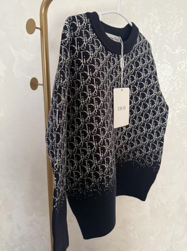 بلوفر صوف ديور اسود مناسب للجنسين