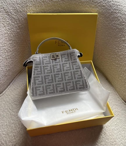 حقيبة فندي للمناسبات كريستال فضي